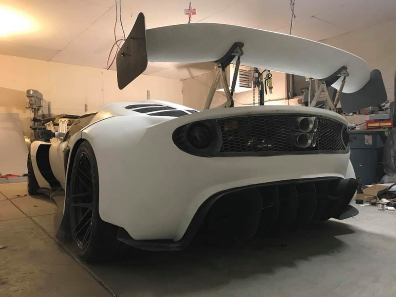 Illustration for article titled Praise All That Is Unholy: Here's A BMW V10 Swapped Into A Lotus Elise